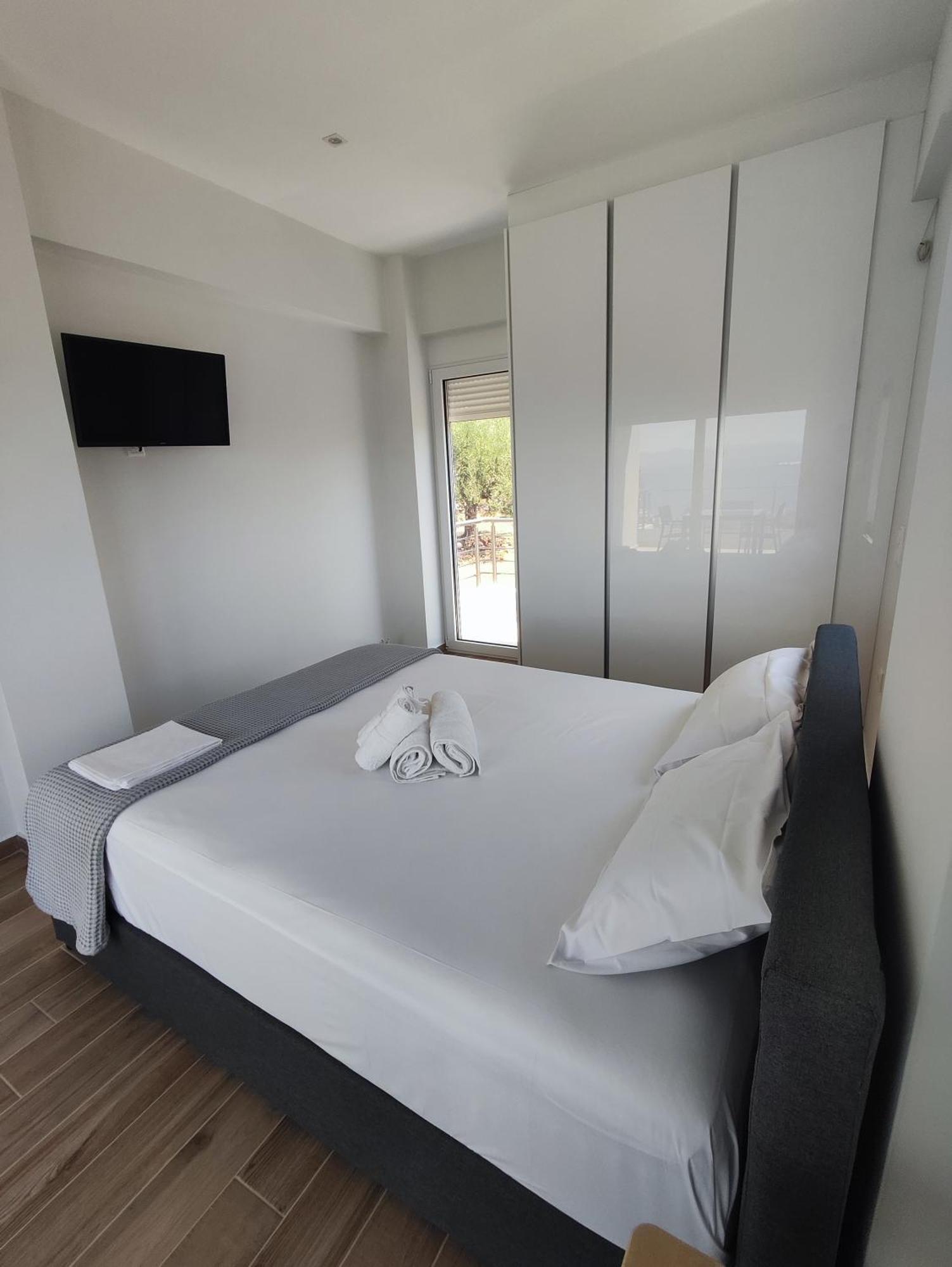 Evilenia Luxury Apartments กาลามาตา ภายนอก รูปภาพ